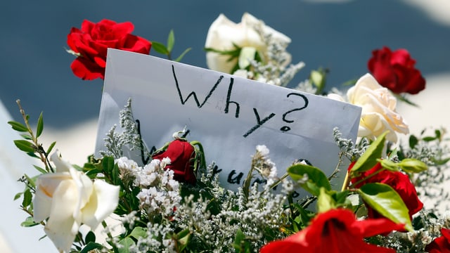 Blumen, die nach dem Attentat in Sousse niedergelegt wurden. 