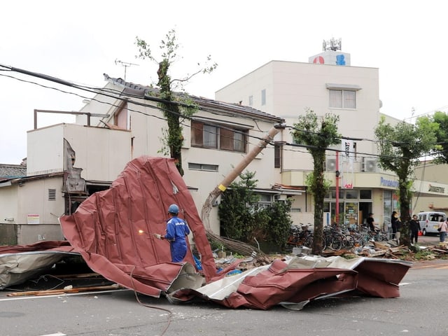 Der starke Wind, den der Taifun mit sich brachte, fegte auch über die Grossstadt Miyazaki.