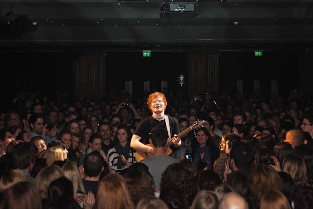 Die Zugabe «Guding Light» spielte Ed Sheeran im Zuschauerraum. 