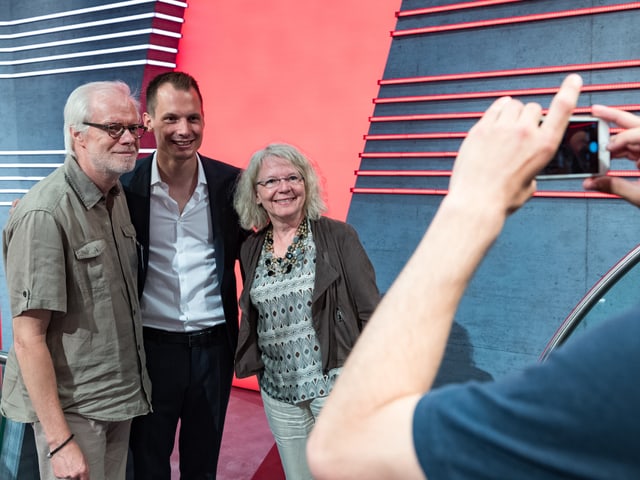 Erinnerungsfoto mit Jonas Projer.