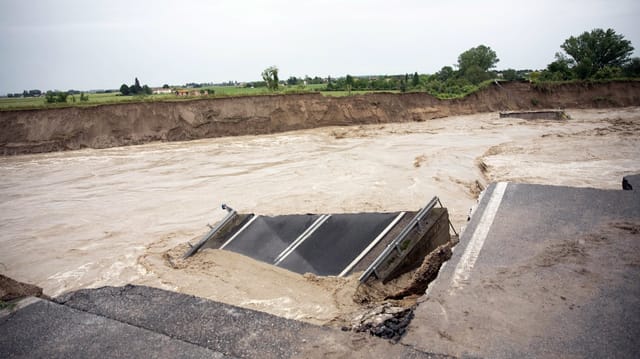 Eine weggerissene Brücke, Aufnahme vom 17.05.2023.