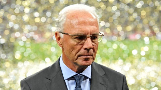 Beckenbauer, niedergedrückt.