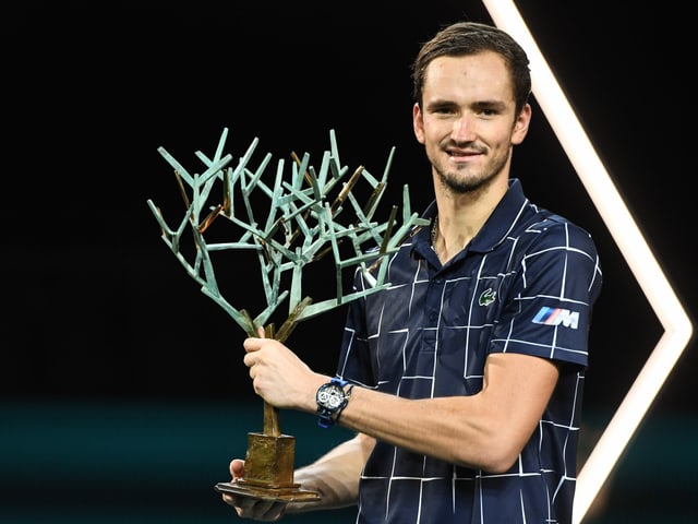 Medvedev with cup