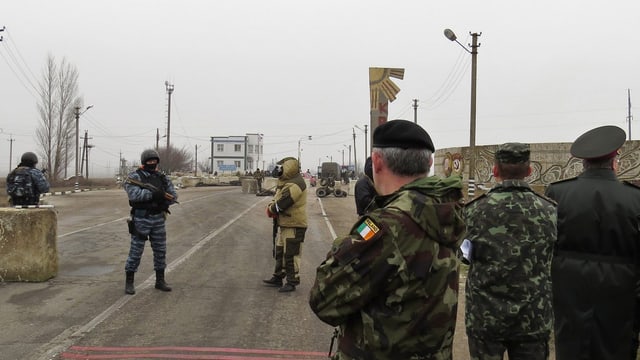 Die militärischen OSZE-Beobachtermission an der Grenze zur Krim.