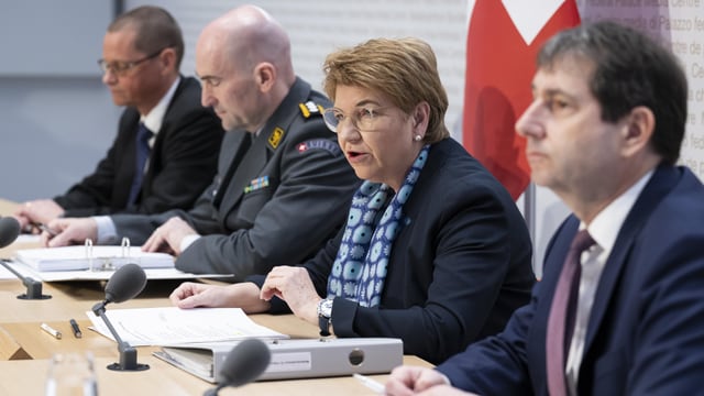 Thomas Süssli, Viola Amherd an einer Medienkonferenz