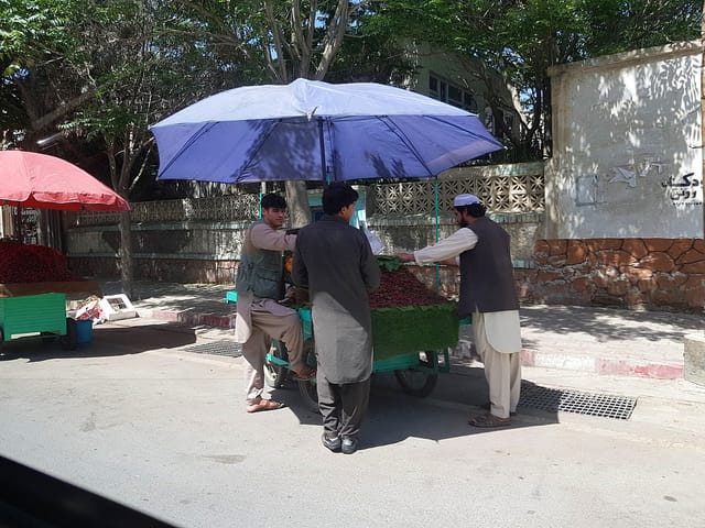 Verkaufsstände in den Strassen von Kabul.