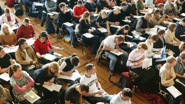 Studenten in einem Hörsaal