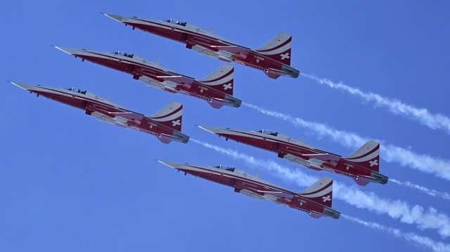 Kampfflugzeuge des Typs F-5 Tiger der Patrouille Suisse