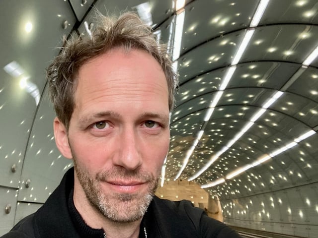 Selfie des Osteuropa-Korrespondents Roman Fillinger in einer Metro in Warschau.