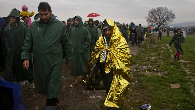 Schlange von Flüchtlingen in Idomeni