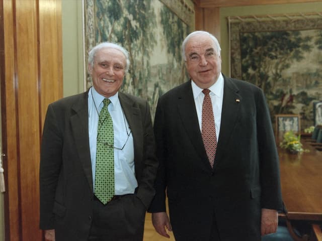 Cotti and Kohl in the library of the University of Freiburg.