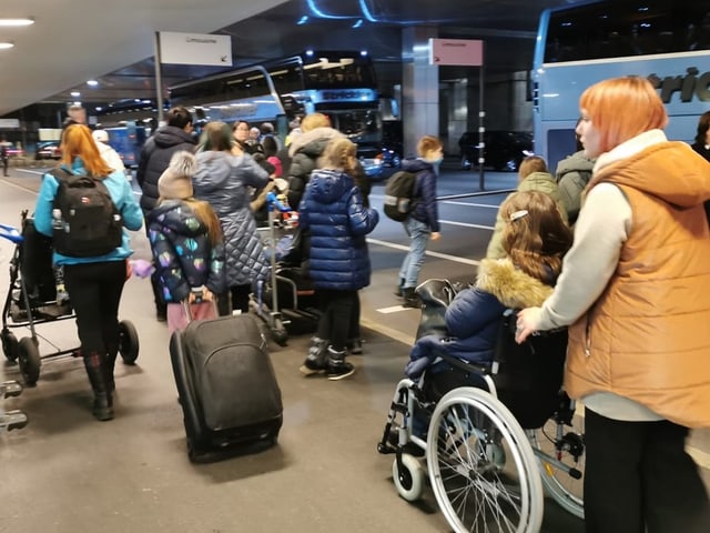 Am Flughafen Zürich wurden die Flüchtlinge abgeholt. 