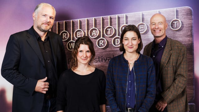 Phlippe van Doornick, Seraina Nyikos, Marie Leuenberger und Stefan Hoffmann lächeln in die Kamera.