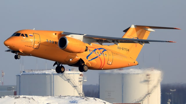 Eine Antonov AN-148 der Saratov Airlines