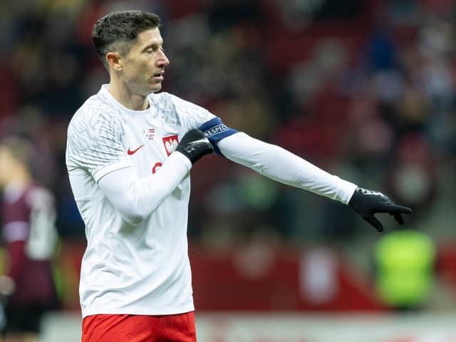 Polens Captain Robert Lewandowski.