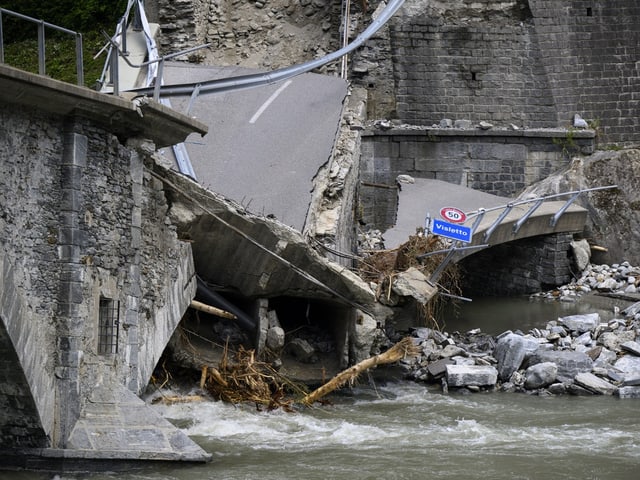 Die eingestürzte Visletto-Brücke.