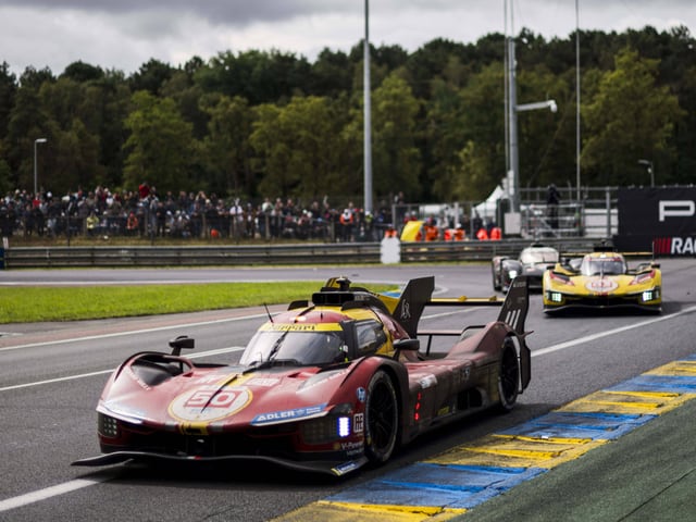 Ferrari-Auto bei 24-Stunden-Rennen von Le Mans.