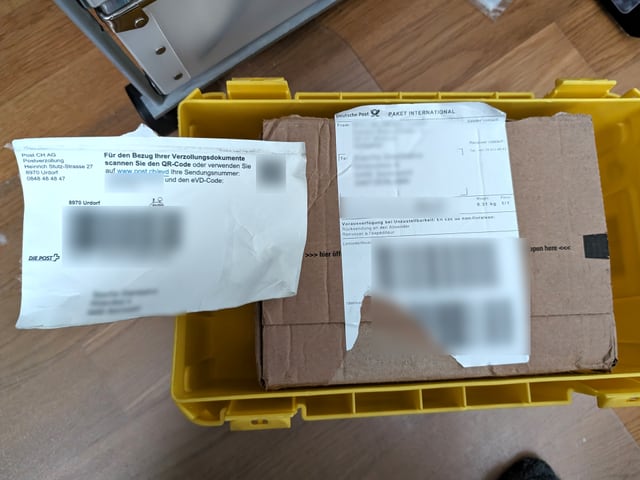 Das Paket, wie es beim SRF-Hörer angeliefert wurde