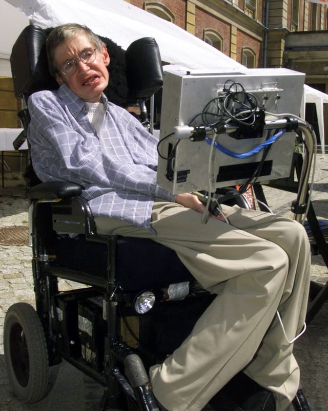 Stephen Hawking im Rollstuhl.