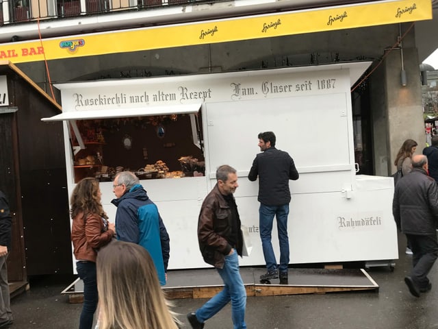 Am Barfüsserplatz schlossen einige Herbstmesse-Standbetreiber kurzzeitig ihre Läden.