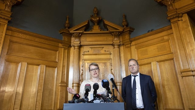 Aline Trede (Grüne) und Pierre-Andre Page (SVP) bei einer PK  im Nationalrat.