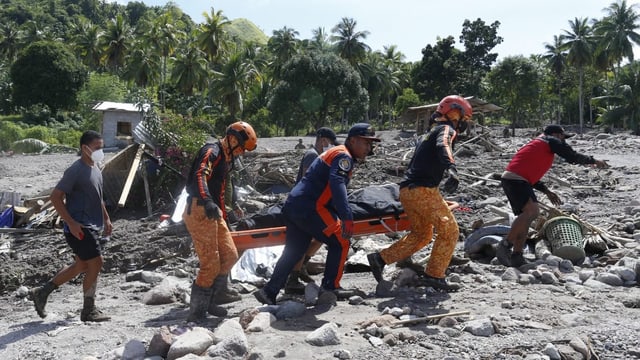 Rettungsarbeiten auf den Philippinen