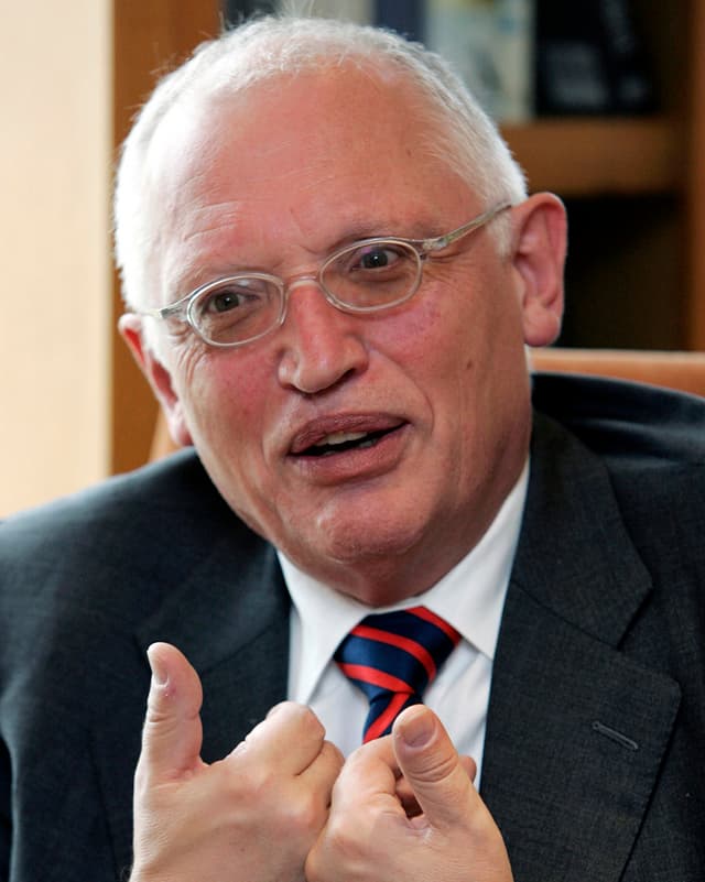 Porträt von Günter Verheugen.