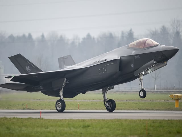 F-35A-Jet bei Testflug in der Schweiz.