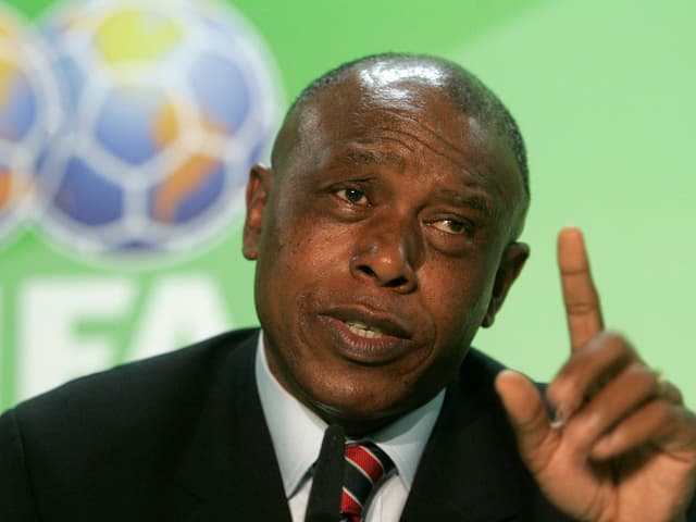 Tokyo Sexwale an einer Konferenz