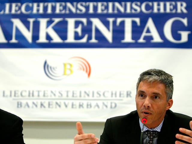 Michael Lauber bei einer Konferenz des Liechtensteiner Bankenverbandes.