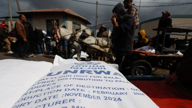 Essensverteilung durch die UNRWA im Gazastreifen, März 2024.