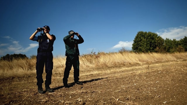 Von der Schweiz mitfinanziert: zwei Frontex-Mitarbeiter an der bulgarisch-türkischen Grenze.