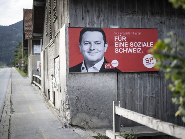 Pult auf einem Wahlplakat.