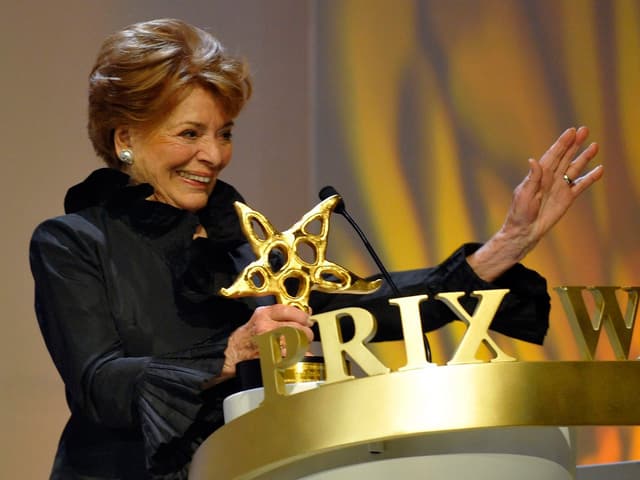 Lys Assia bedankt sich für den Prix Walo.