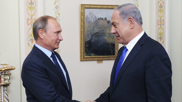 Treffen in Moskau: Russlands Präsident Putin (li) und Israels Premier Netanjahu