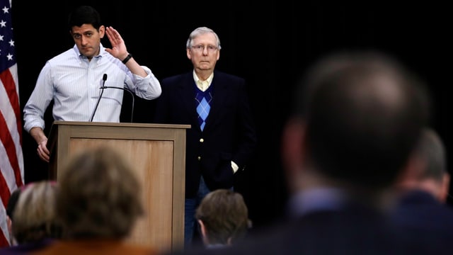 Paul Ryan (links) und Mitch McConnell am Parteikongress. 