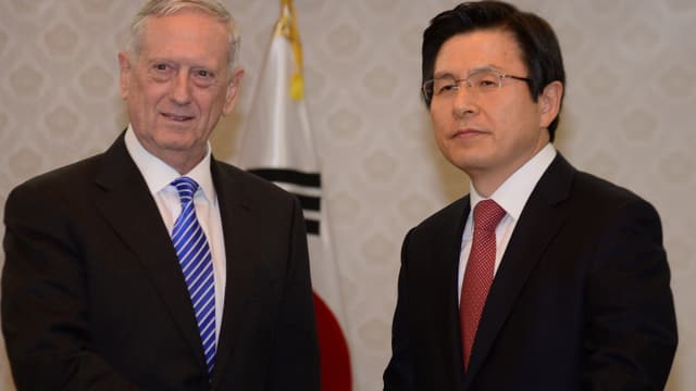 Zu sehen der US-Aussenminister Mattis und Südkoreas Präsident Hwang Kyo-ahn.