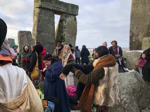 Druiden und Hexen in Stonehenge.