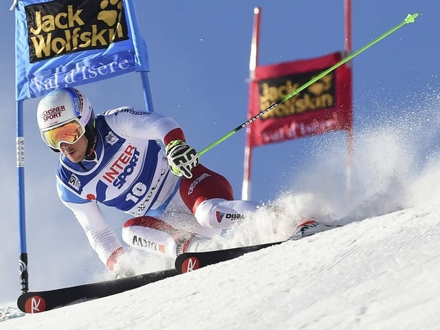 Carlo Janka finished fourth in the last men's Super-G in Val d'Isère. 