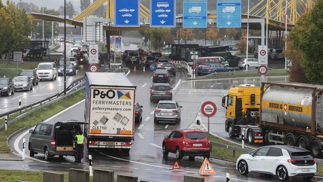 Verkehr an der Grenze.