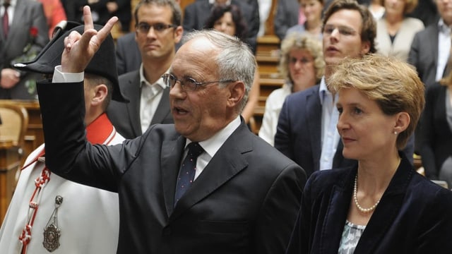 Johann Schneider-Ammann und Simonetta Sommaruga während ihrer Vereidigung in den Bundesrat.