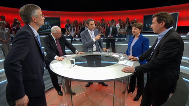 Roland A. Müller, Christoph Blocher, Urs Wiedmer, Viola Amherd und Corrado Pardini in der «Arena».