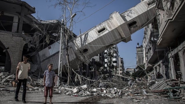 Ein kollabiertes Minarett in Gaza City 