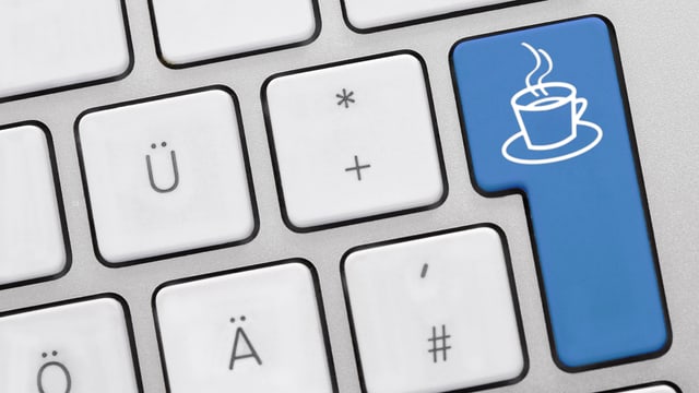 Tastatur mit einer blauen Kaffee-Taste