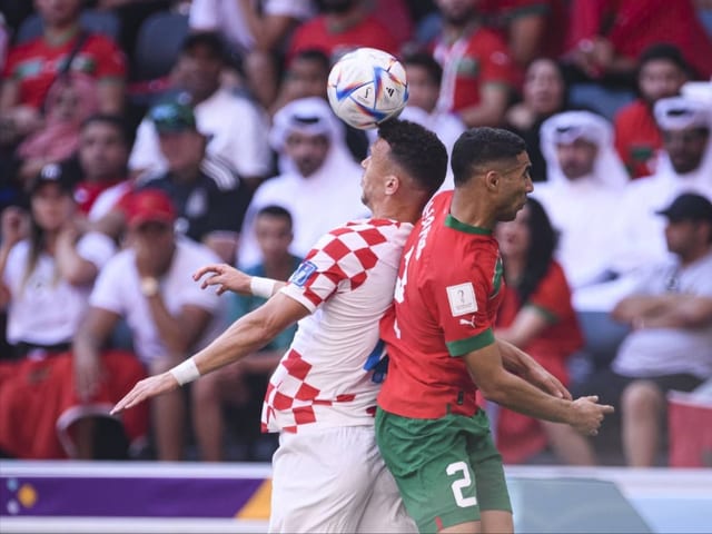 Ivan Perisic im Zweikampf mit Achraf Hakimi.