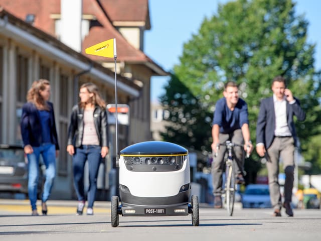 Der Roboter auf der Strasse.