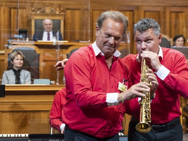 Die Ländlermusiker Carlo Brunner und Philipp Mettler spielen in der Wintersession der Eidgenössischen Räte in Bern.