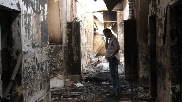 MSF-Mitarbeiter im zerstörten Krankenhaus, 16. Oktober 2015 in Kunduz. 