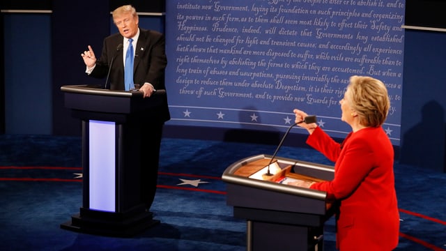 Donald Trump (links) und Hillary Clinton (rechts) beim TV-Duell