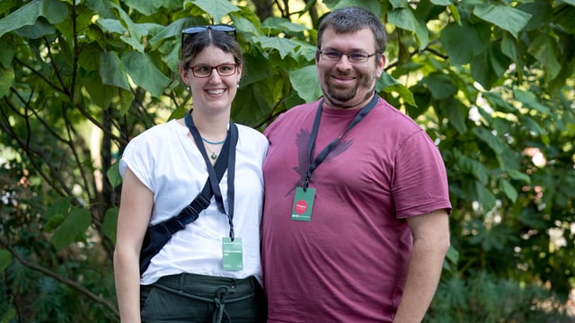 Abdrea Bösch und Markus Jäckle lächeln in die Kamera.